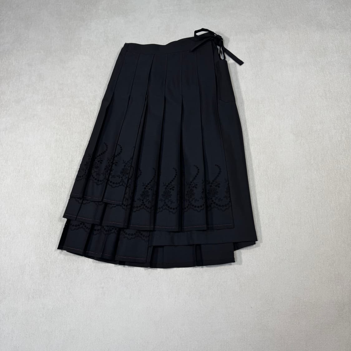 Floral Pleated Black Skirt 상품이미지2