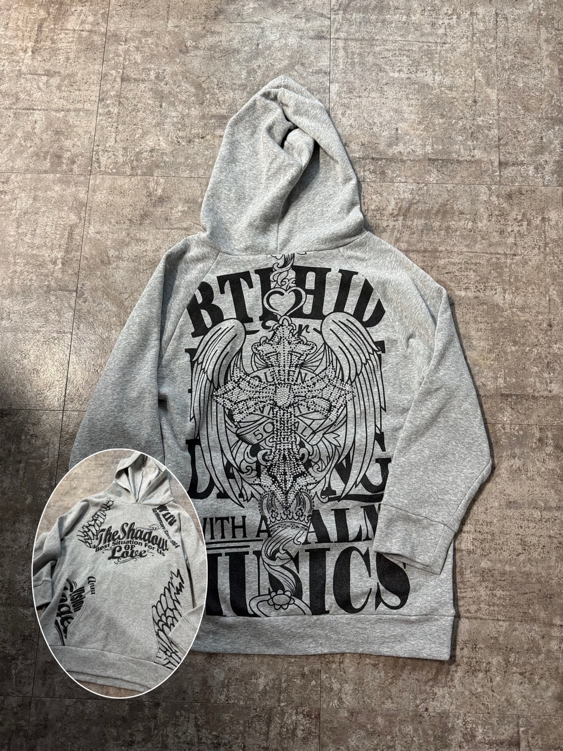 백 스터드 디테일 펑크 그래픽 후디드 스웻셔츠 상품이미지1