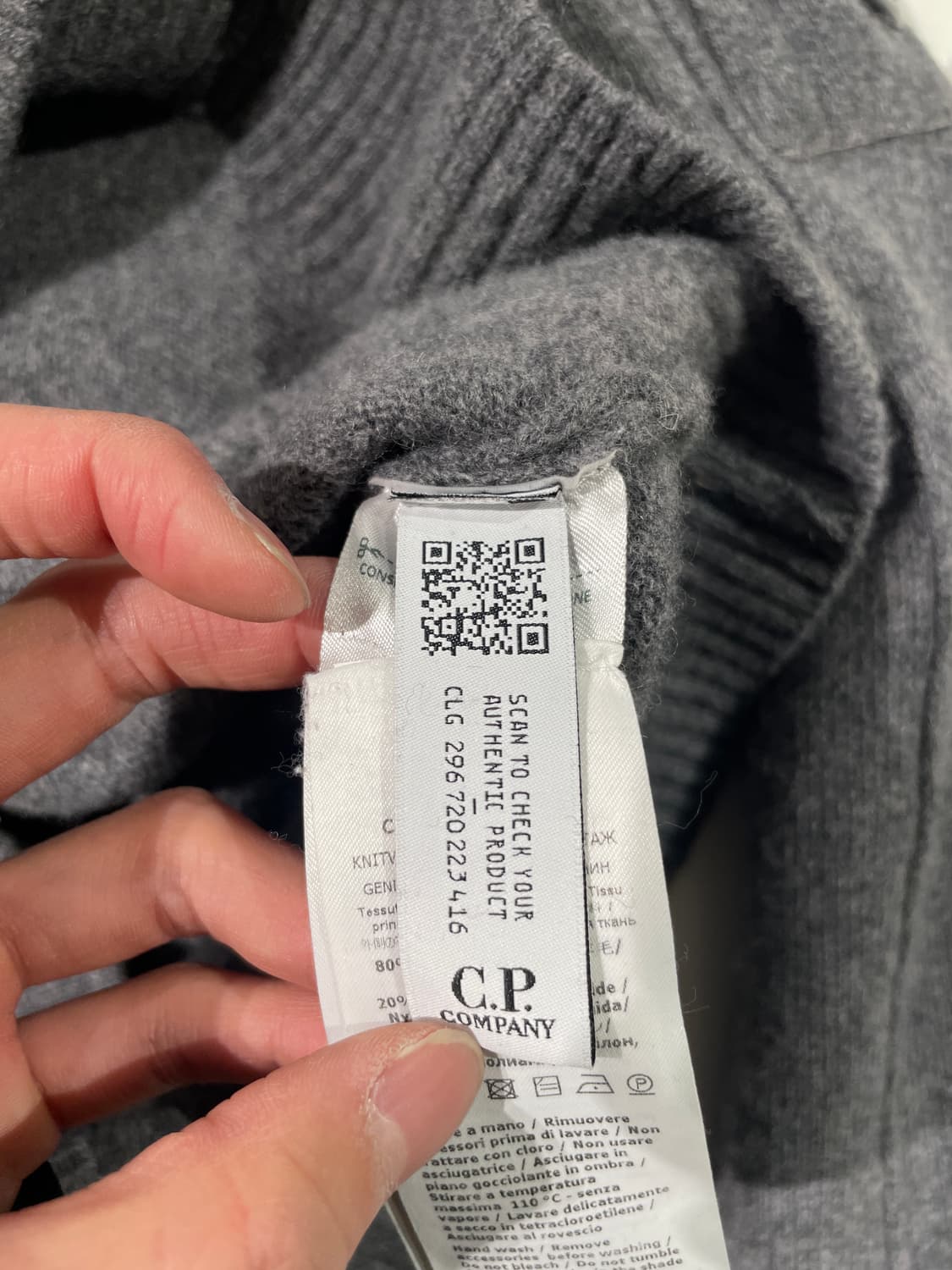 cp컴퍼니 그레이 렌즈 와펜 하프 집 니트 상품이미지8
