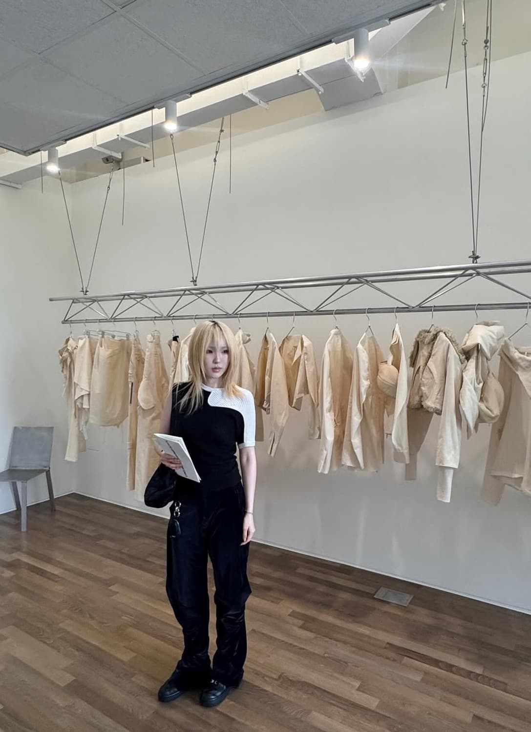 키코 코스타디노브 블랙 화이트 노마스 니트 래글런 스웨터 251985F0 상품이미지1