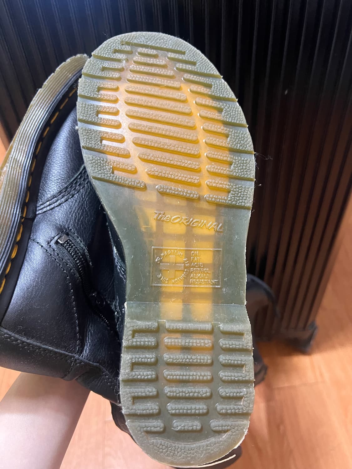 닥터마틴 부츠 20홀 230사이즈 상품이미지6