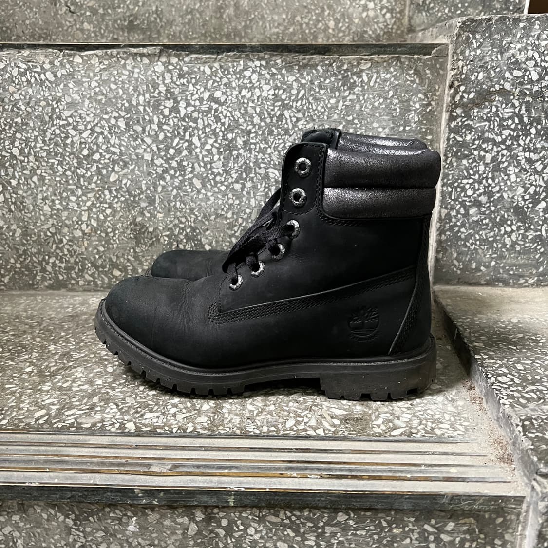 팀버랜드 6인치 블랙 메탈릭 패드 상품이미지2