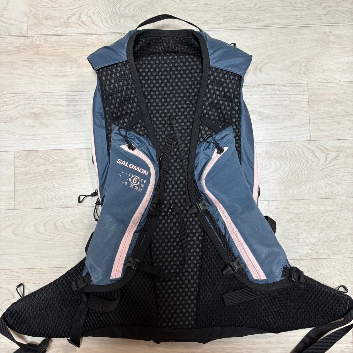 살로몬 MM6 메종 마르지엘라 XT-15 백팩 라이트블루 상품이미지4