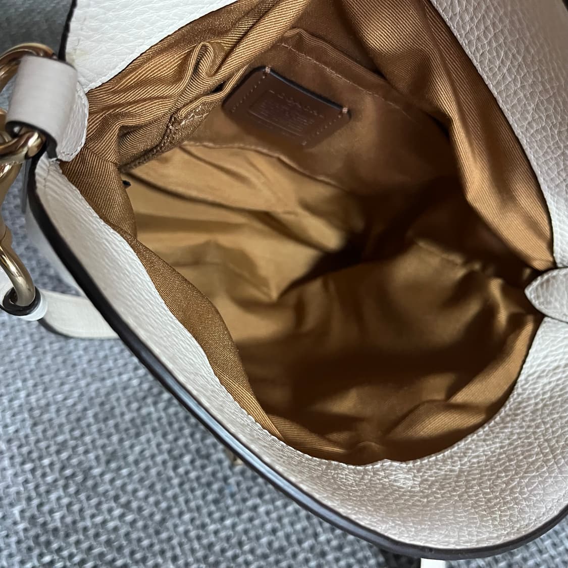 coach mini cross bags 코치 레더 크로스 백 상품이미지7