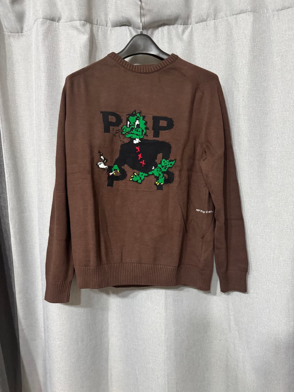 팝 트레이딩 컴퍼니 스모킹 드래곤 니티드 크루넥 상품이미지1