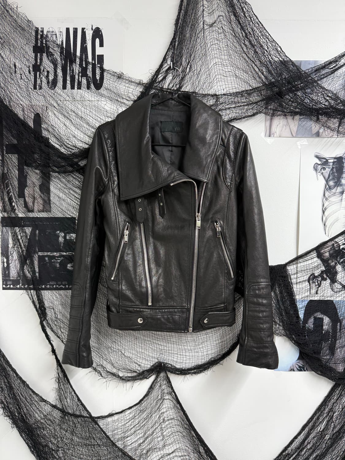 Unbalanced zipper detail leather jacket 상품이미지1