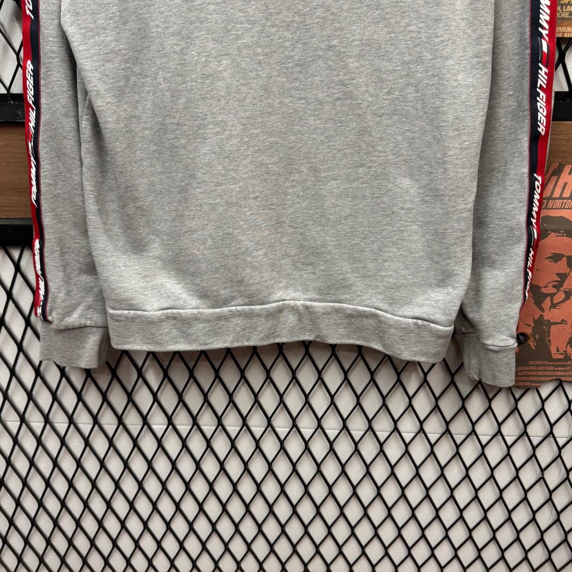 타미힐피거 맨투맨 사이드 로고 테이핑 포인트 그레이 상품이미지4