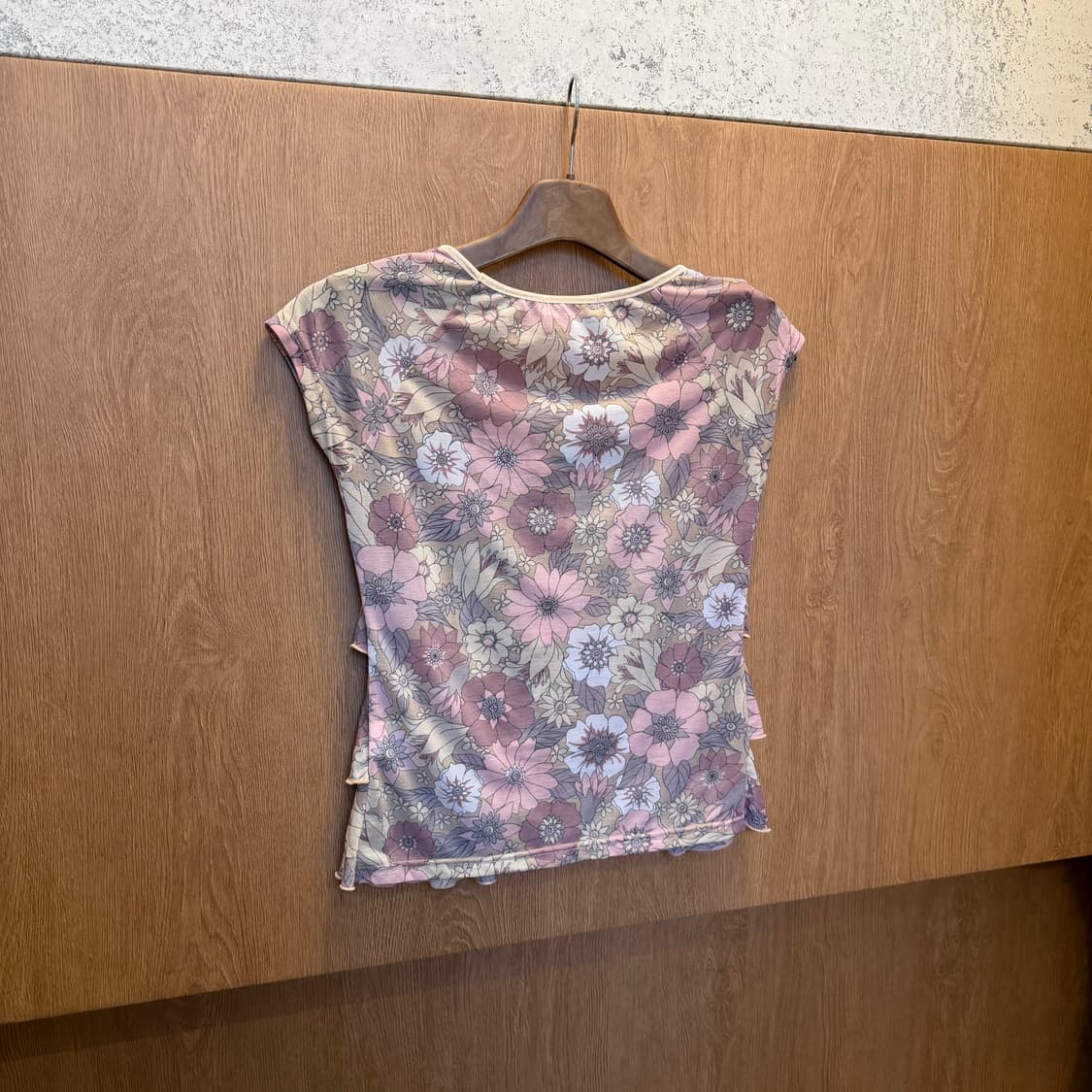 빈티지 슬리브리스 블라우스 플라워 프린팅 러플 레이어드 디테일 핑크 상품이미지2