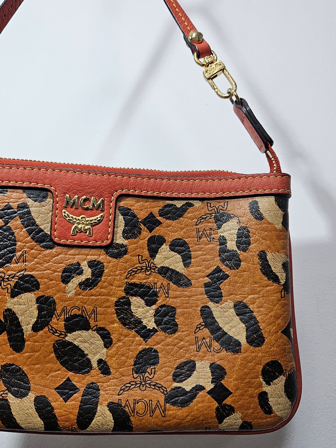 엠씨엠(MCM) 비스토스 레오파드 미니 숄더백  상품이미지3