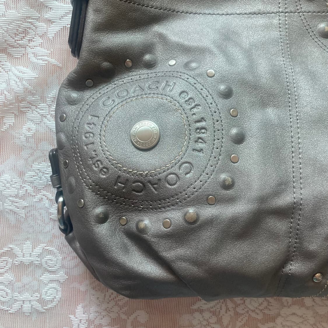 Coach silver stud bag 상품이미지2