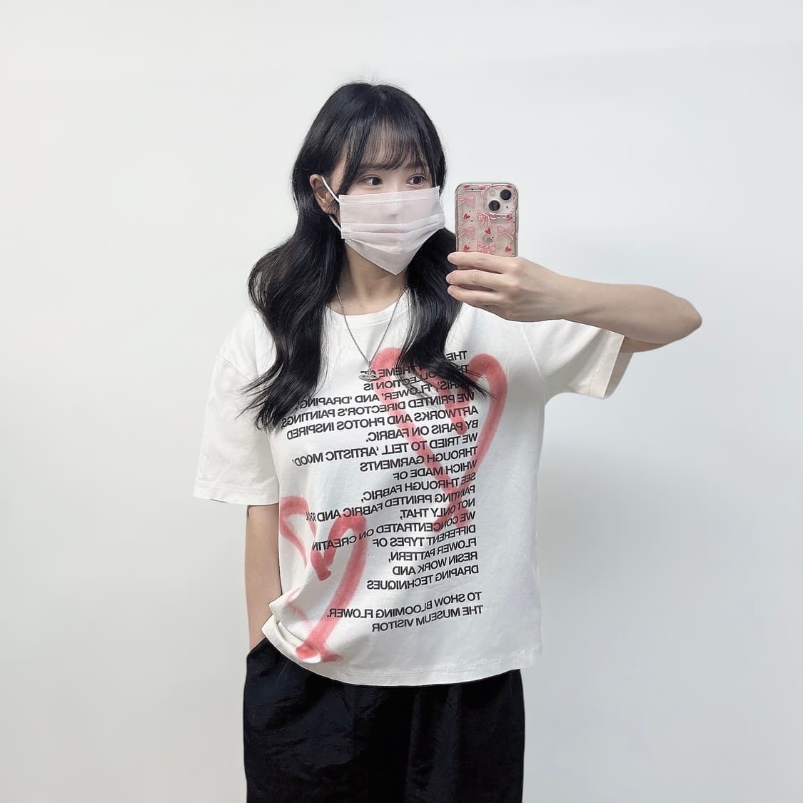 더뮤지엄비지터 하트 스프레이 반팔티 상품이미지1