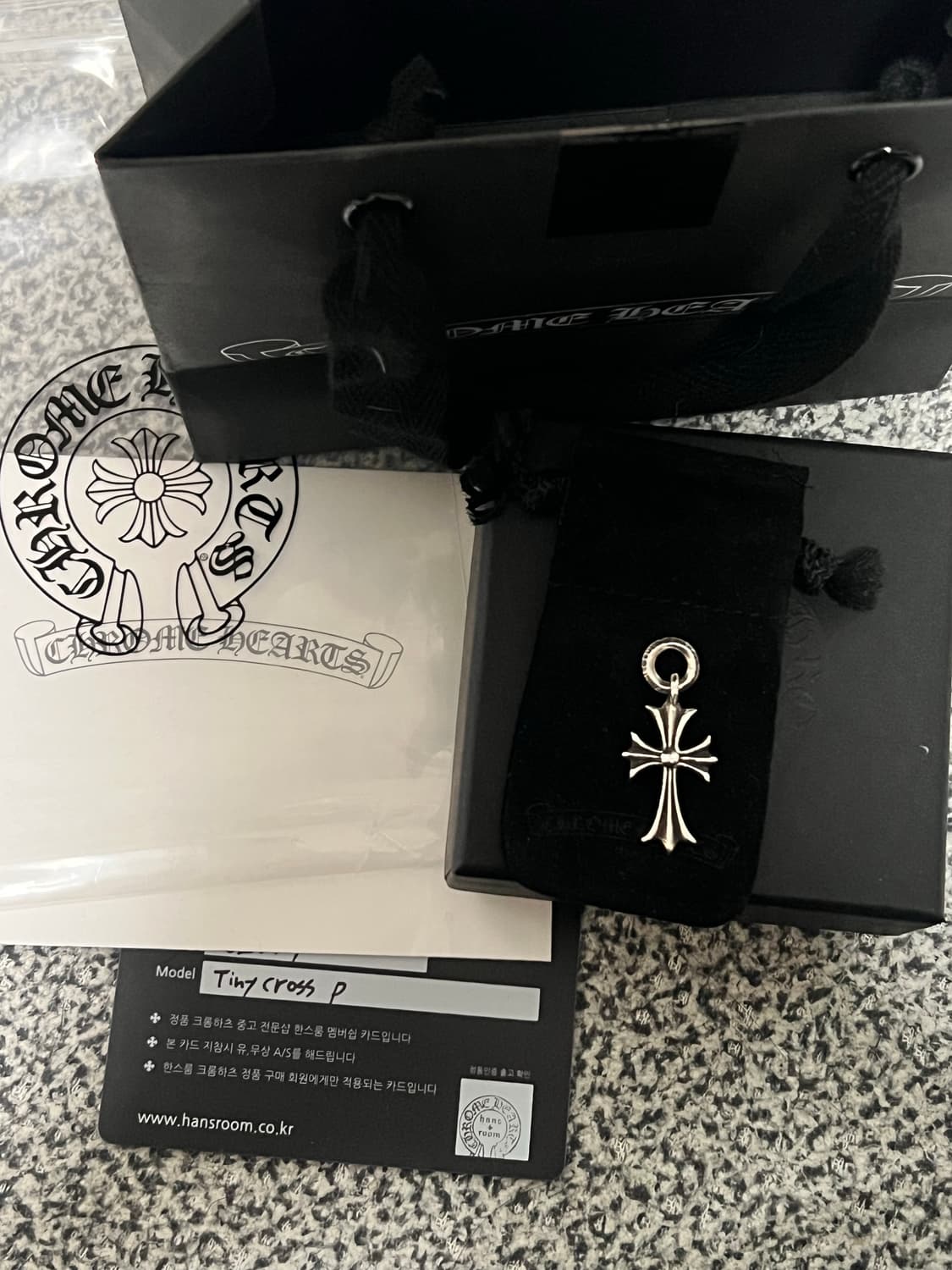 크롬하츠 타이니크로스 상품이미지1