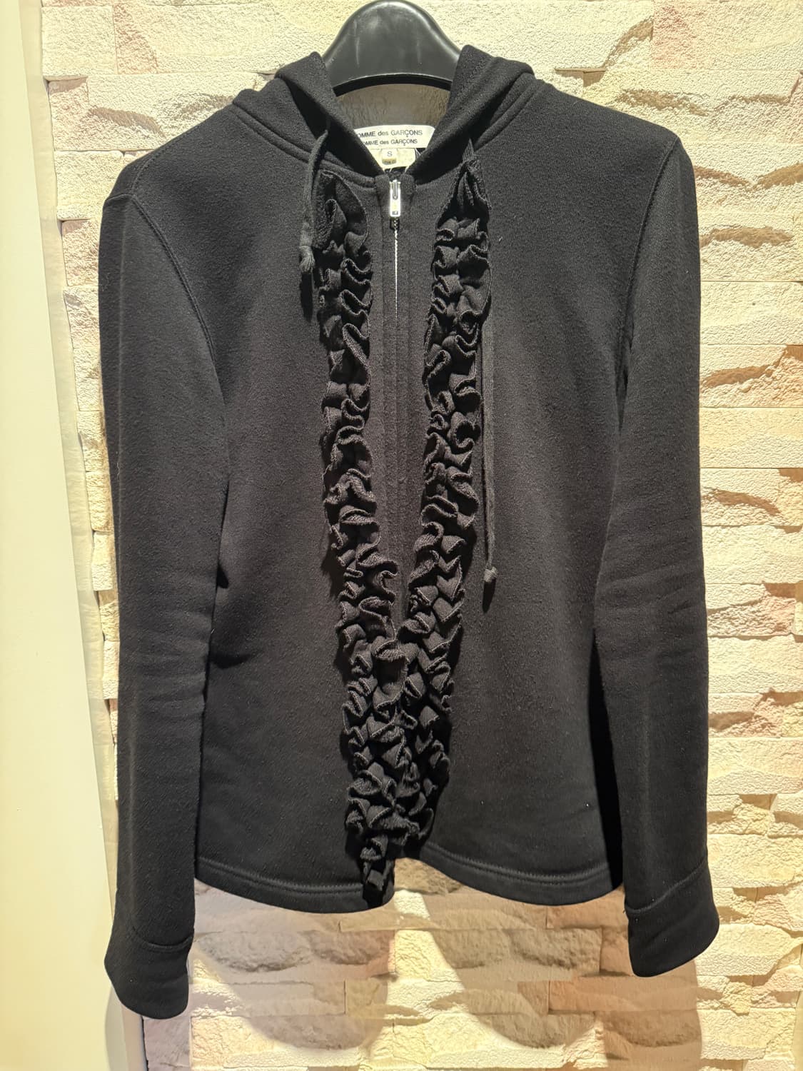 꼼데가르송 러플 집업 상품이미지1