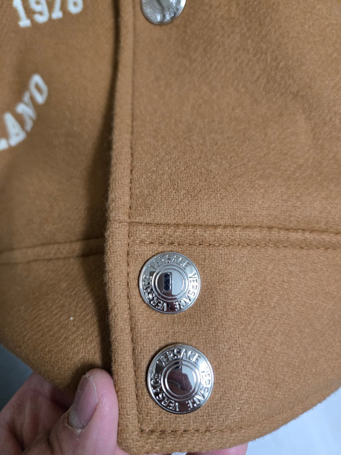 베르사체 23FW 울가죽 바시티 패디드 자켓 52사이즈 상품이미지4