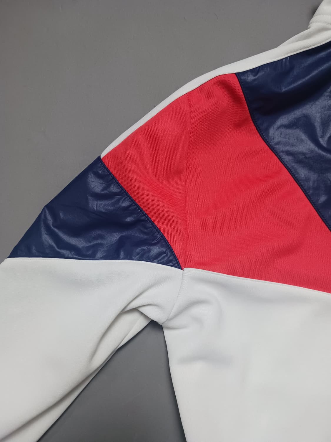 [100] 데상트 화이트 배색 트랙 자켓 상품이미지8