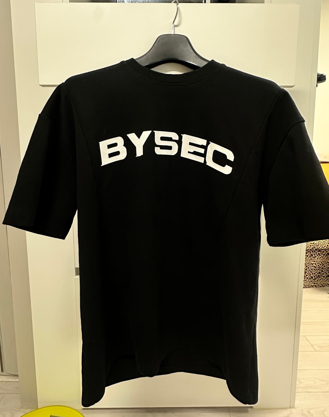 BYSEC 블랙 반팔 티셔츠 상품이미지3