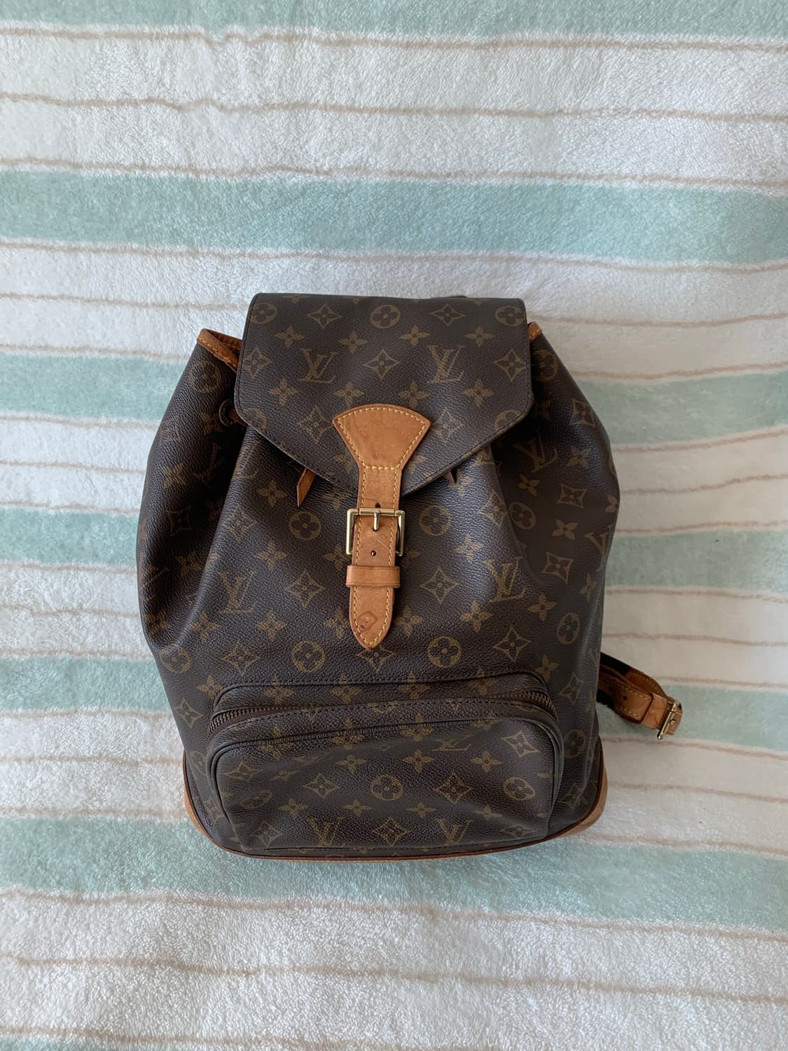 루이비통 몽수리 백팩 상품이미지1