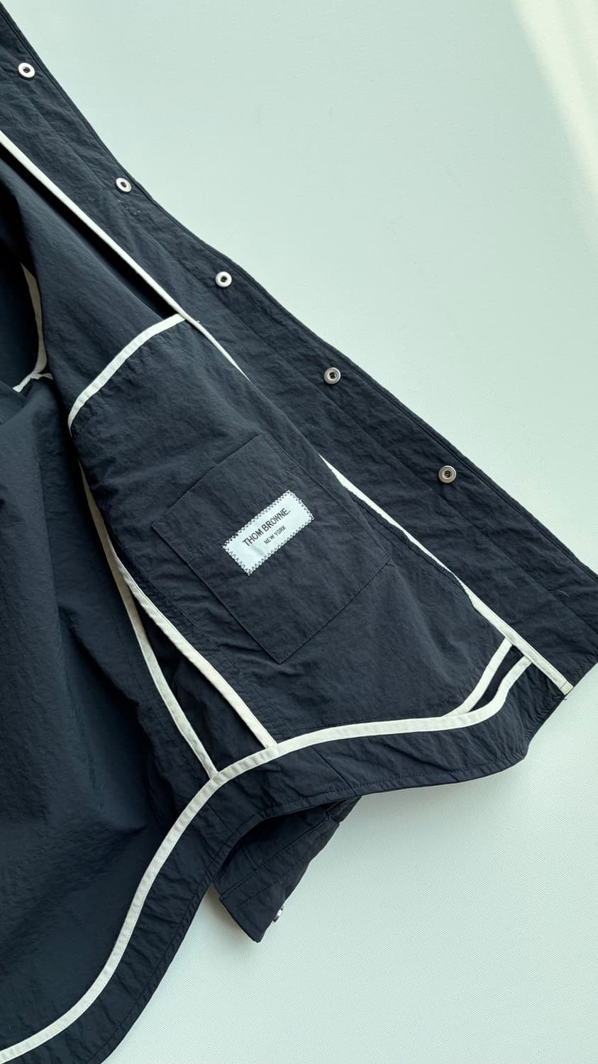 톰브라운 나일론 암밴드 셔츠 자켓 상품이미지7