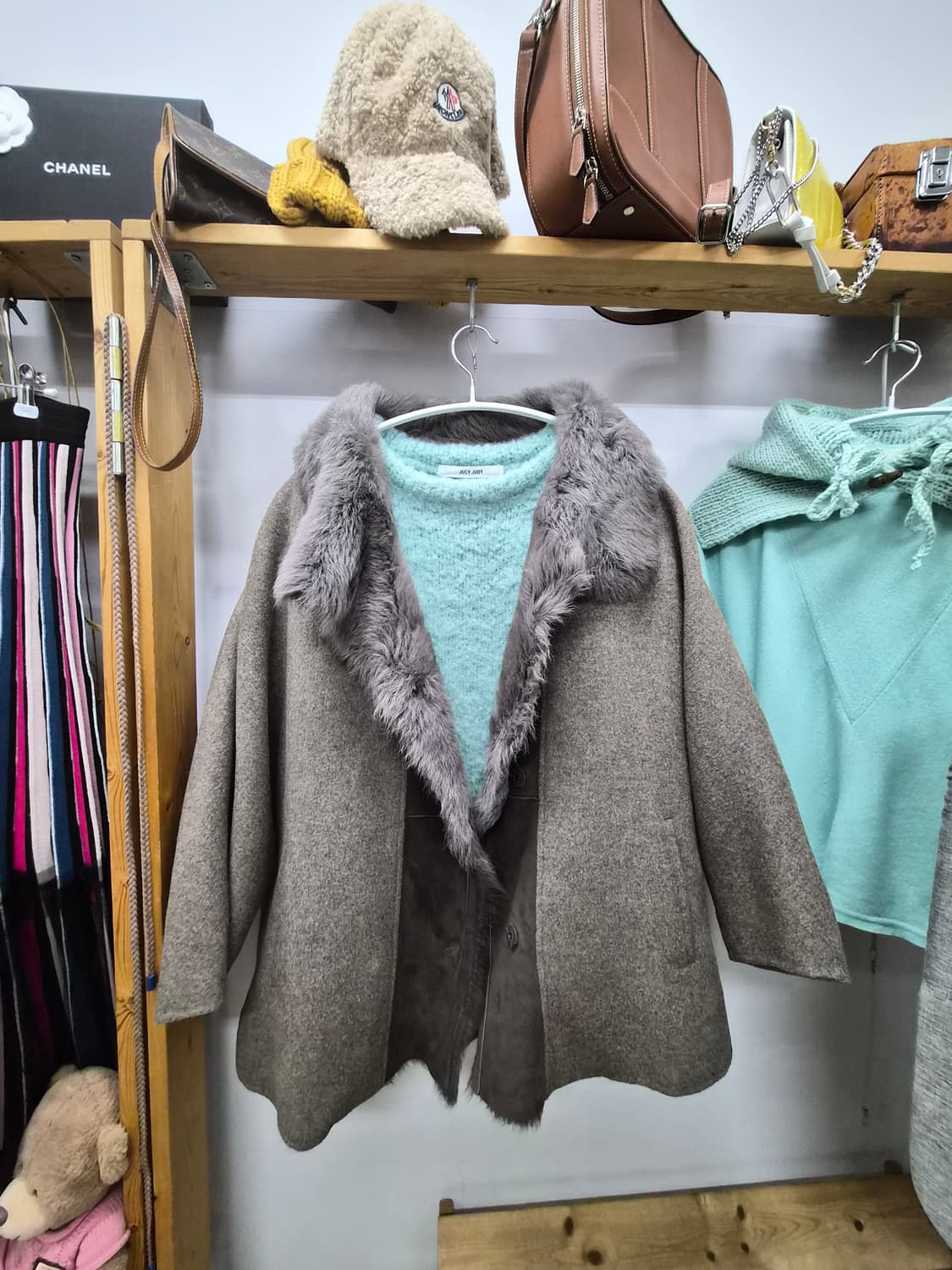 벨라디터치 캐시미어  무스탕 하프 코트 상품이미지2