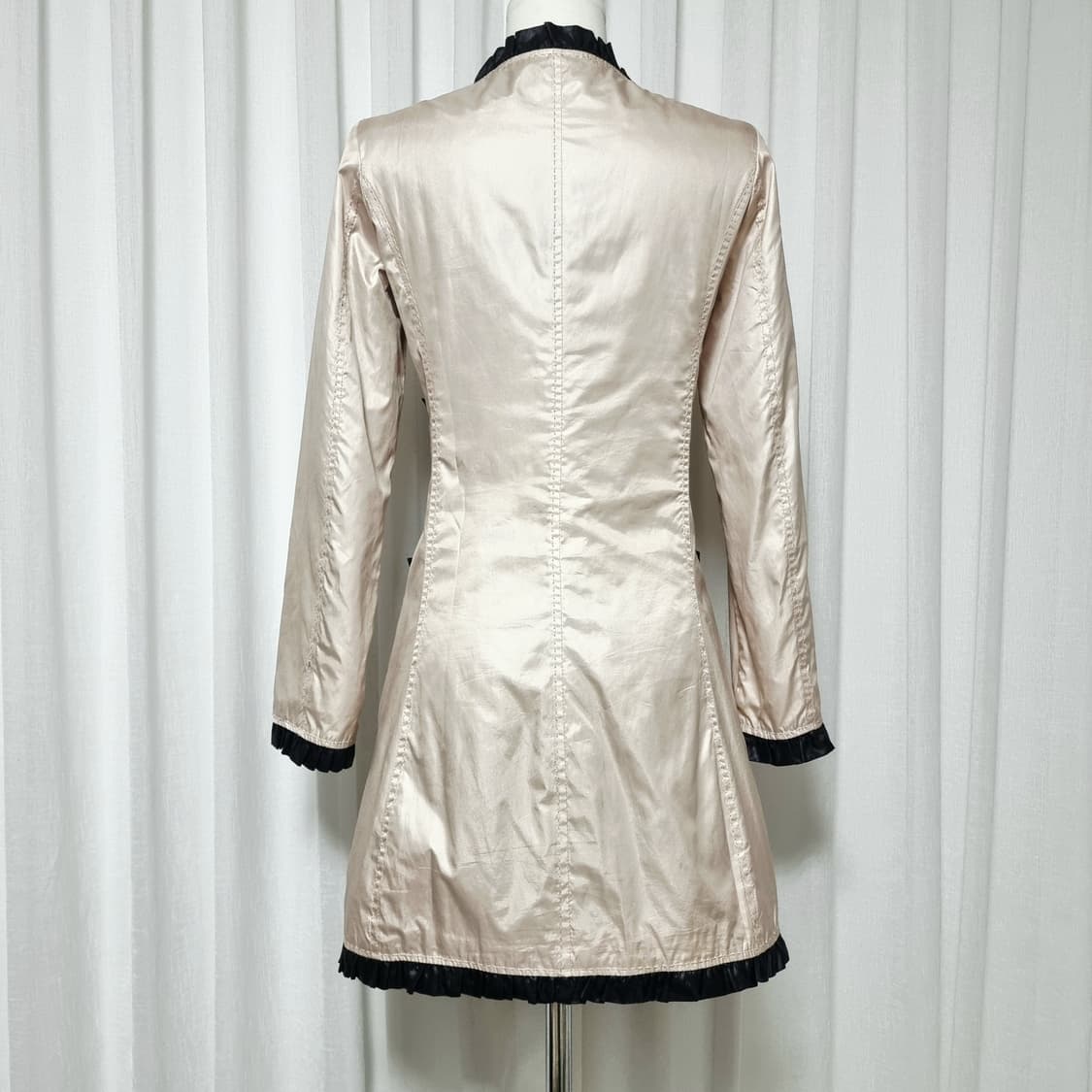 러브 모스키노 블랙프릴 금장버튼 연골드 코트 롱자켓 (4455) 상태최상 상품이미지3