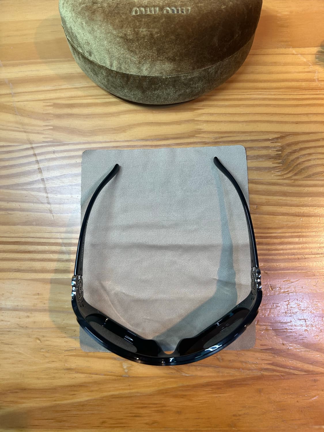 샤넬 카멜리아 플라워 선글라스 상품이미지5