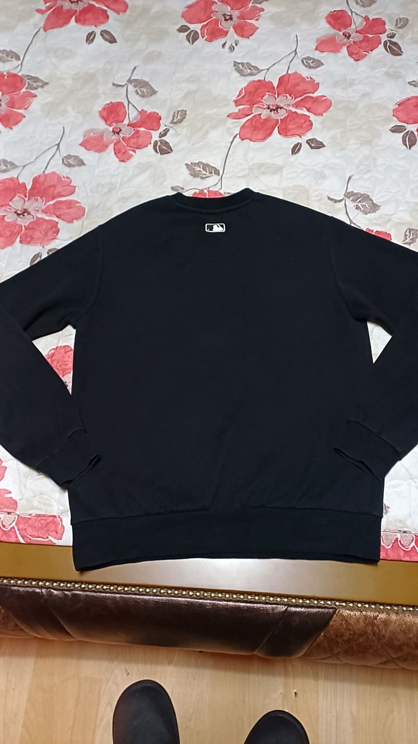 MLB 맨투맨 실측100 가슴55 기장69 상품이미지4