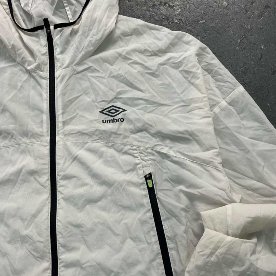 100 엄브로 경량 바람막이 상품이미지2