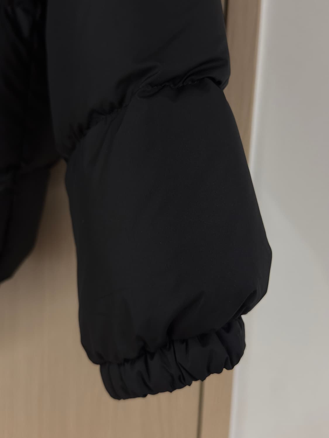 브라운야드 푸퍼 다운 블랙 25시즌 팝니다! 상품이미지4