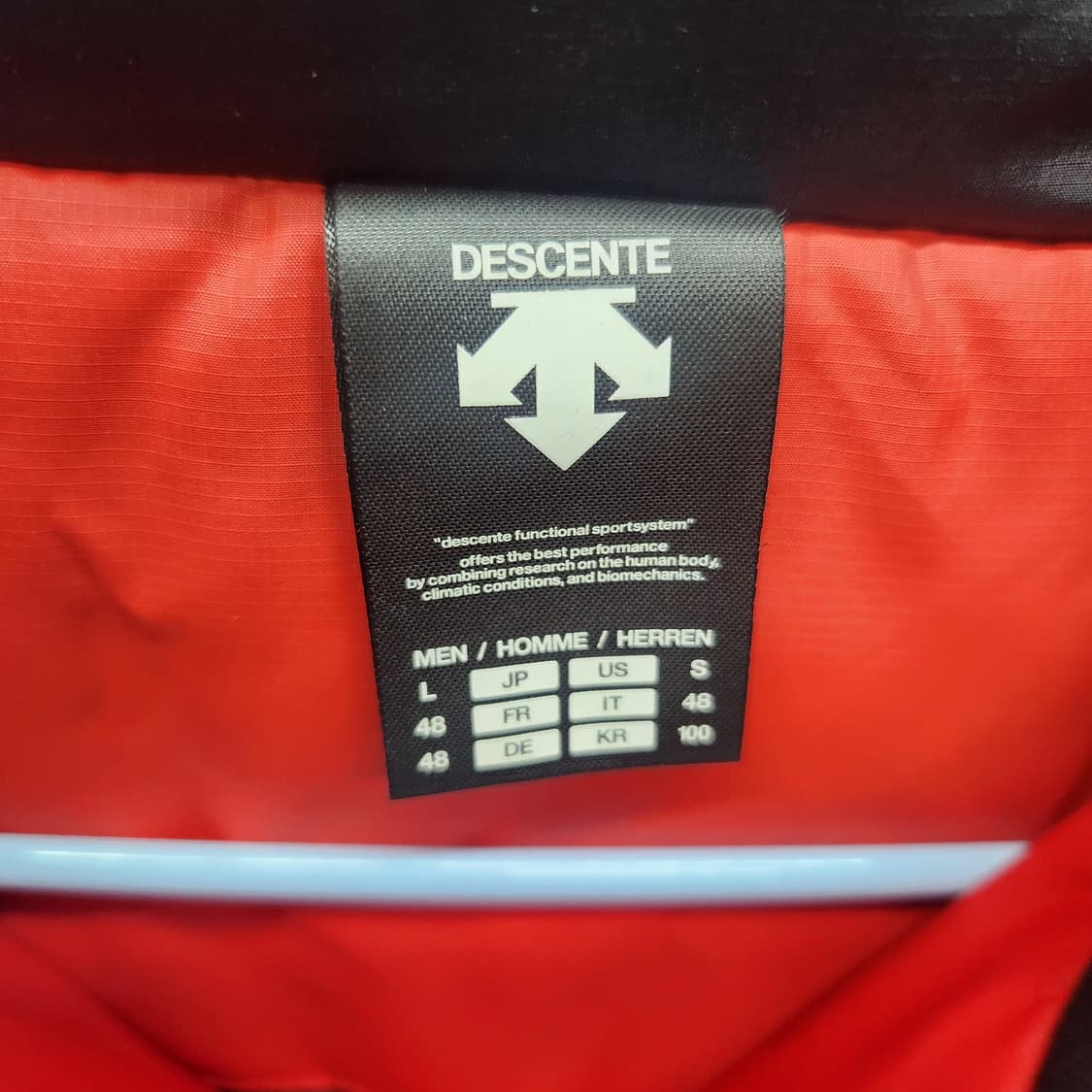 데상트 로고와펜 스트링 바람막이 점퍼 L(L~XL) 상품이미지7