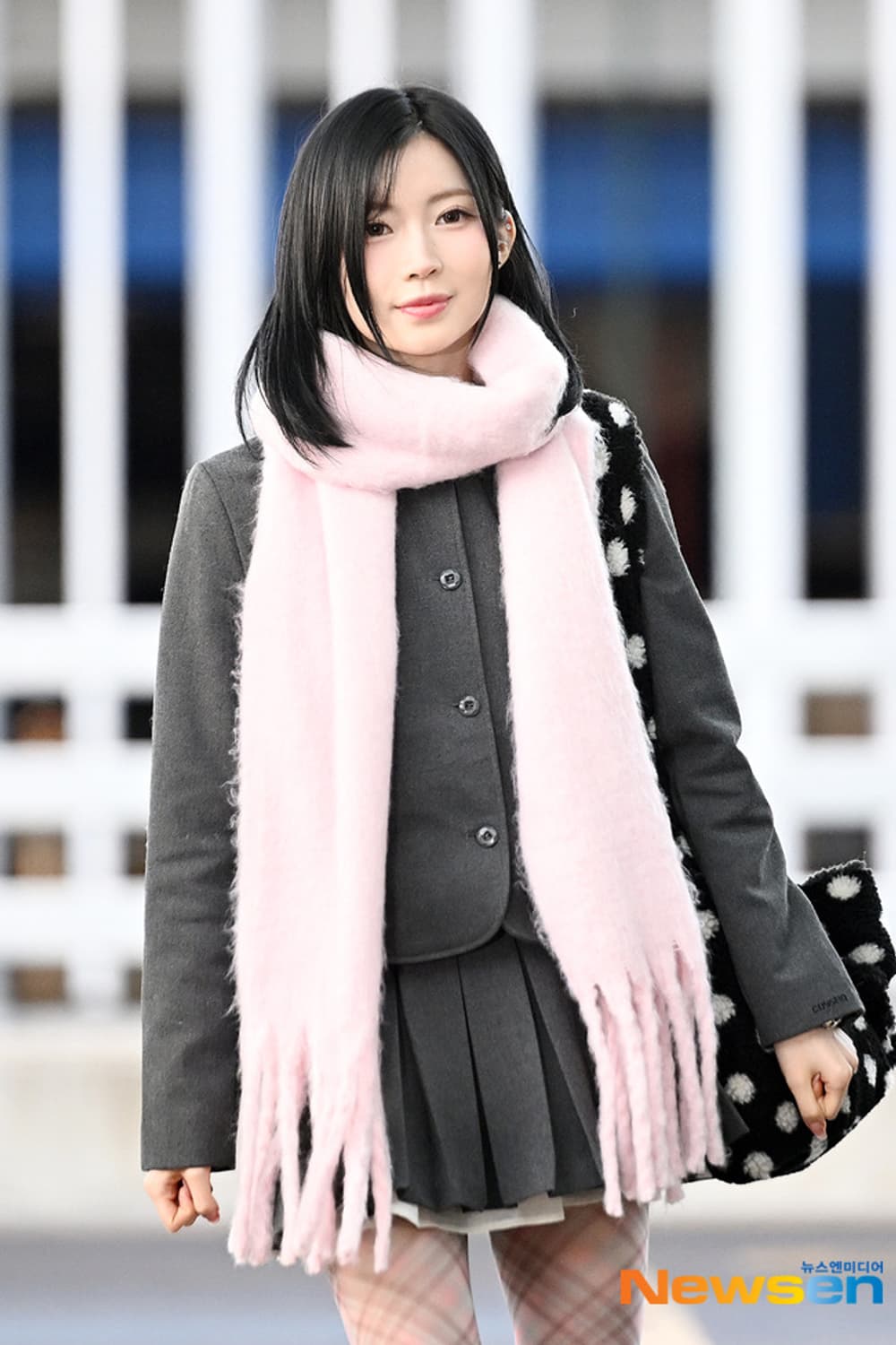 치스치스 핑크 머플러 목도리 (베이비몬스터 아사 착용) 상품이미지2