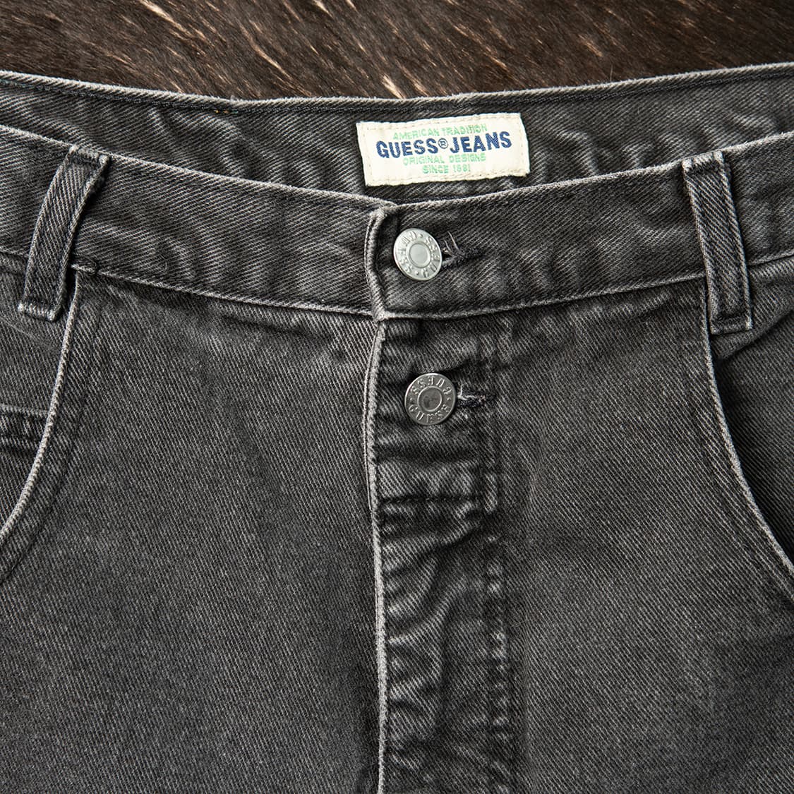 [36] 90s 게스 USA 메이드 릴렉스드 테이퍼드 데님팬츠 그레이  상품이미지2