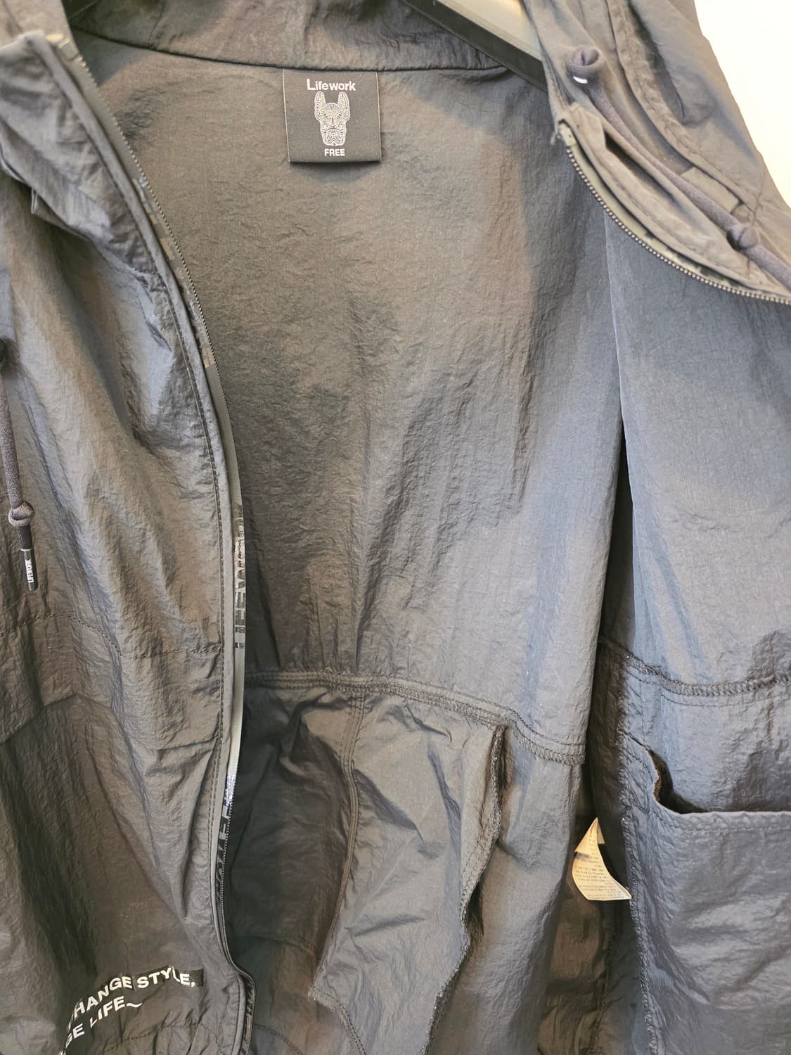 라이프워크 로고 드로 스트링 윈드브레이커 블랙 바람막이 후드 집업 상품이미지8