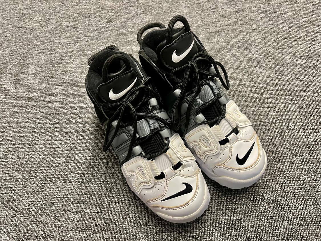 [240] 나이키 에어 모어 업템포 흰회검  상품이미지3