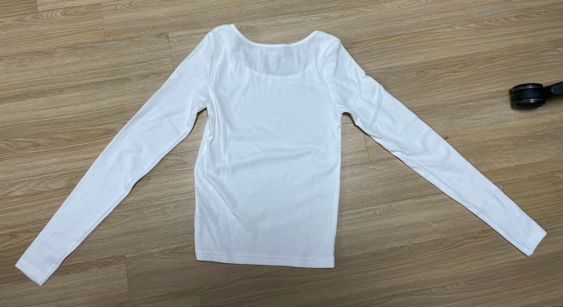 지오다노 U넥 니트티셔츠 (새상품) 상품이미지5