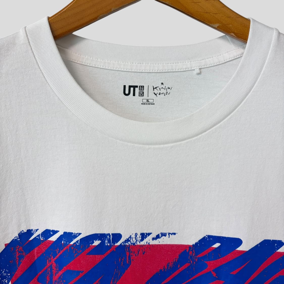 (XL)유니클로 x 요네즈켄시 체인소맨 UT 반팔티셔츠 상품이미지3