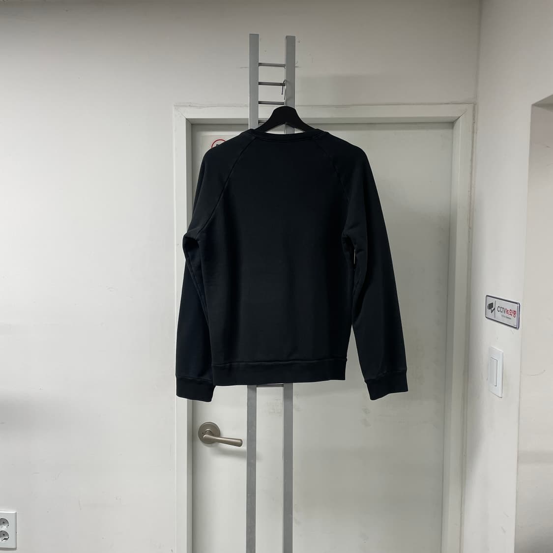 N21 누메로벤투노 블랙 맨투맨 40 상품이미지6