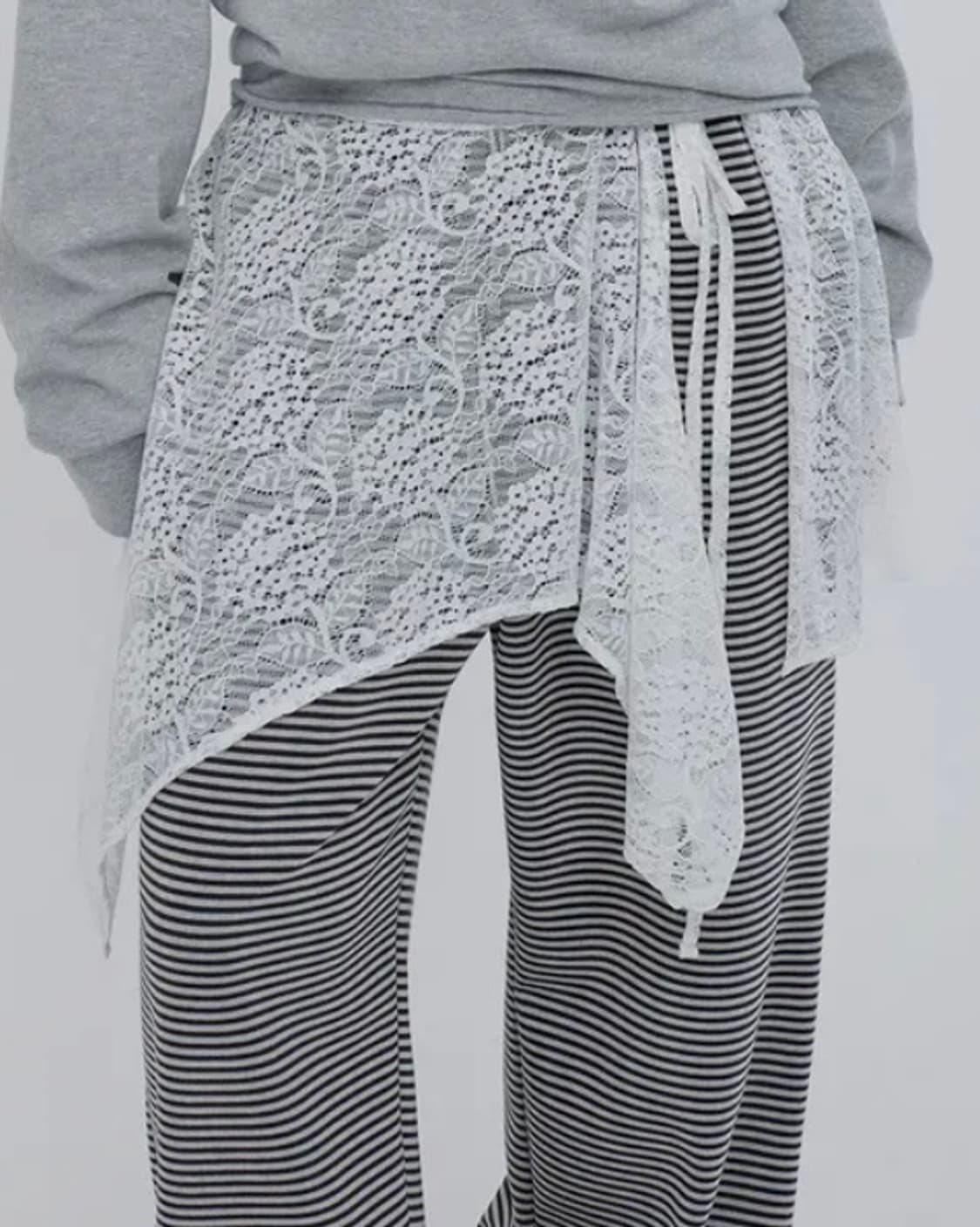 칙스 언발 레이스 랩 스커트 상품이미지2