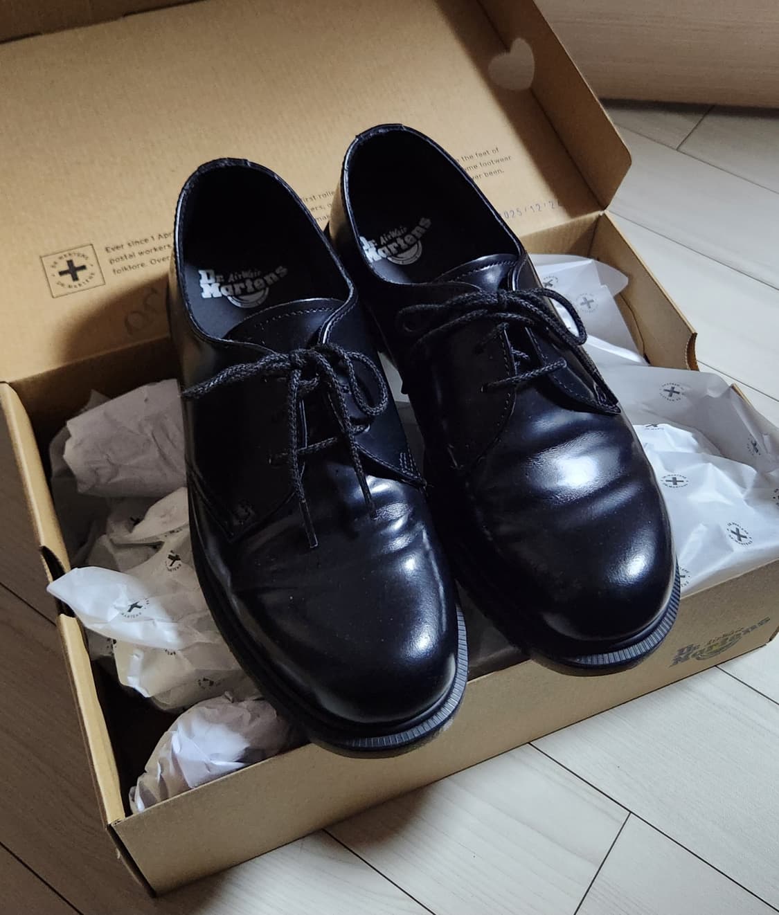 [닥터마틴] 메이페어 3홀 폴리쉬드 스무스(UK 7) 상품이미지1