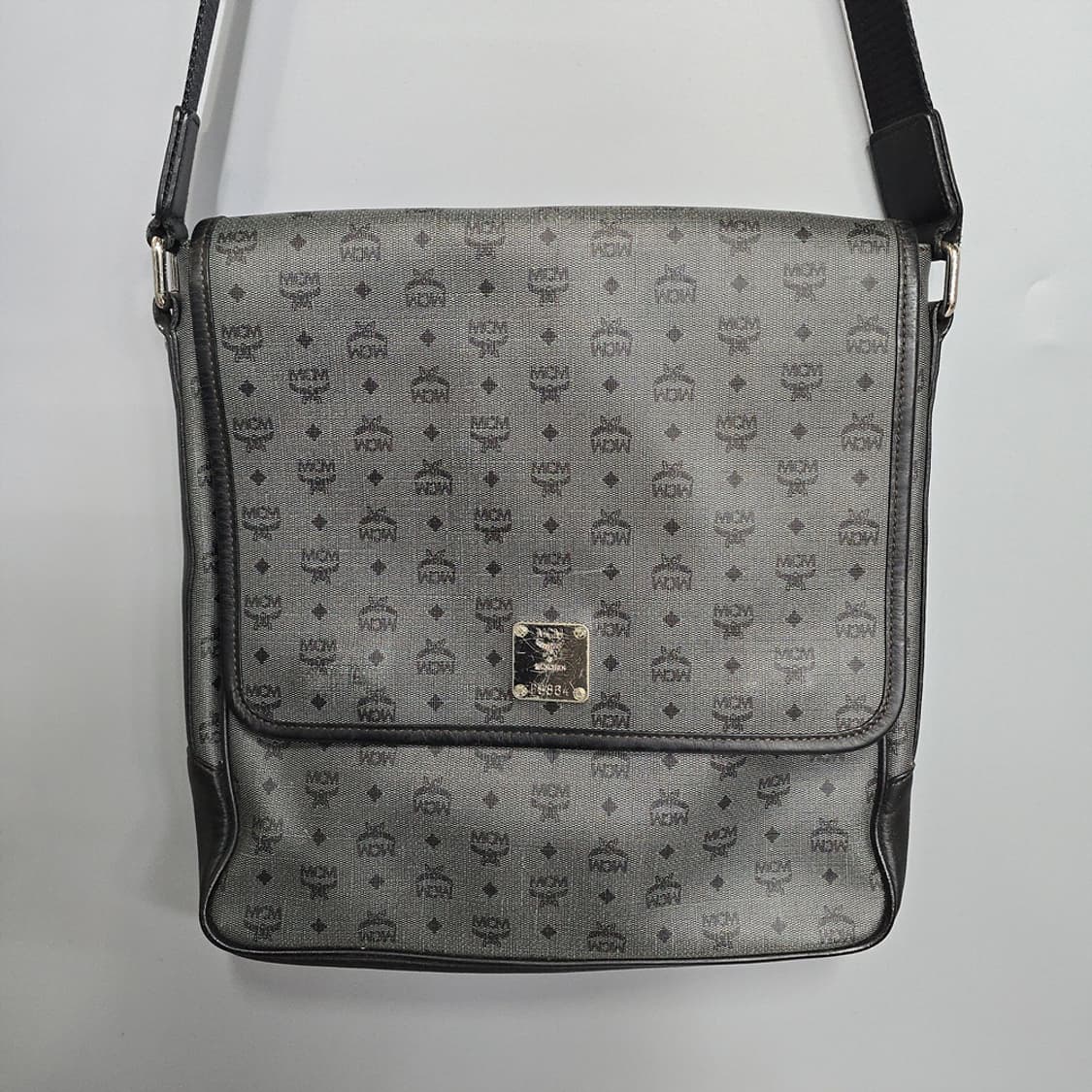 엠씨엠(MCM) 비세토스 메신저백 그레이 상품이미지2
