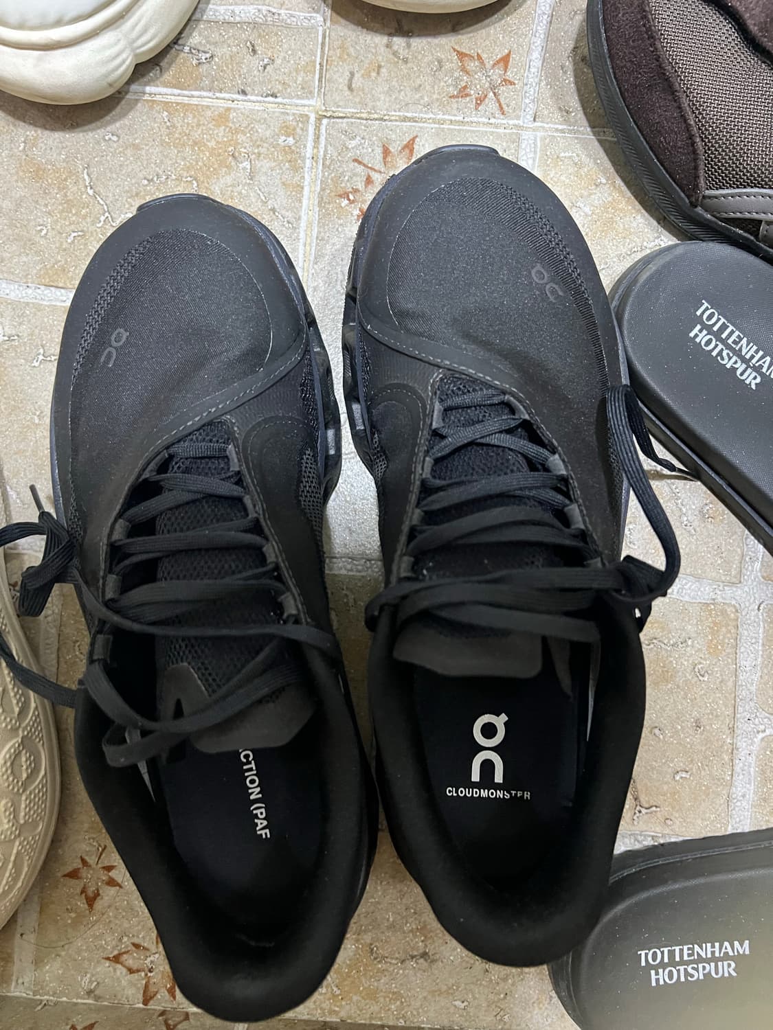 파프 온 클라우드몬스터 2 블랙 마그넷 265 상품이미지2