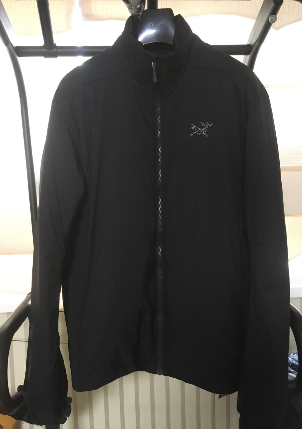 아크테릭스 FW25 아톰SV 자켓 블랙 판매합니다 상품이미지3