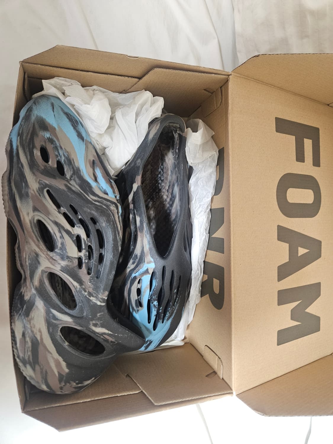 [285] 아디다스 이지 폼 러너 MX 신더 상품이미지1