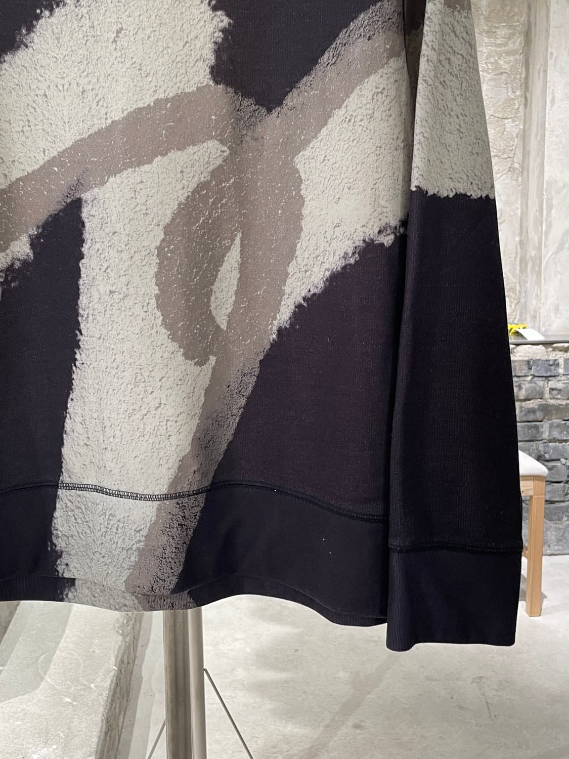 아크네 스튜디오 15S/S 캠퍼스 써큘러 스웻 셔츠 상품이미지5