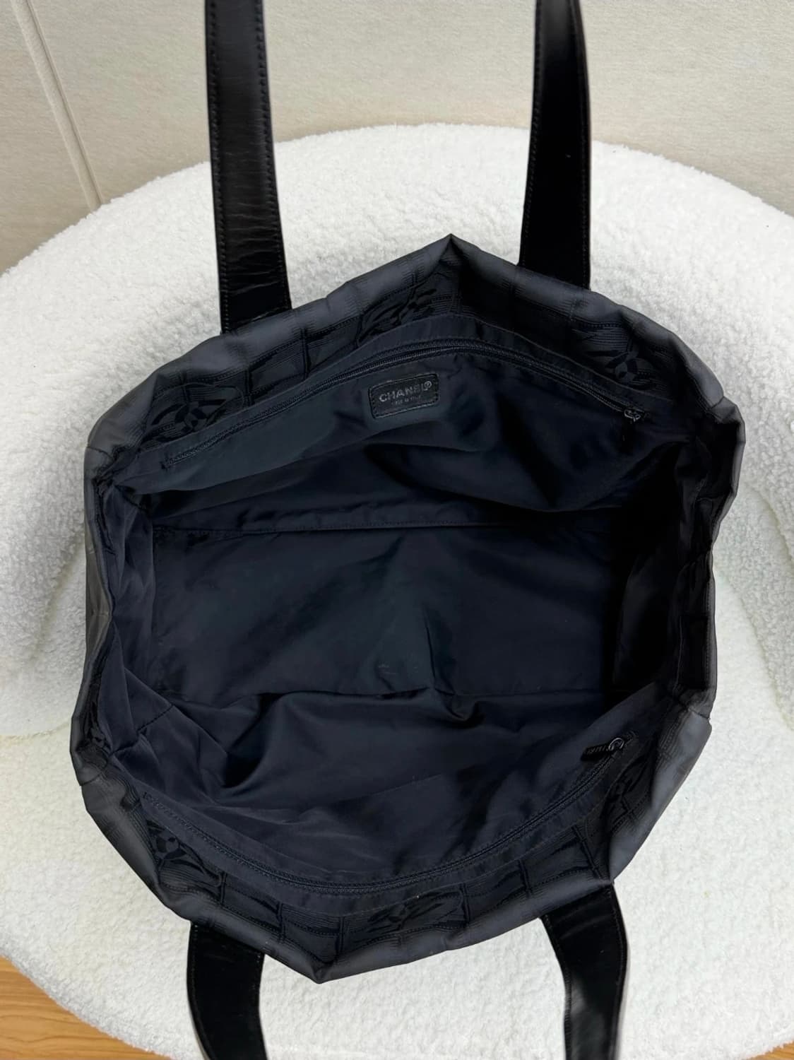 샤넬 블랙 나일론 토트백 상품이미지3