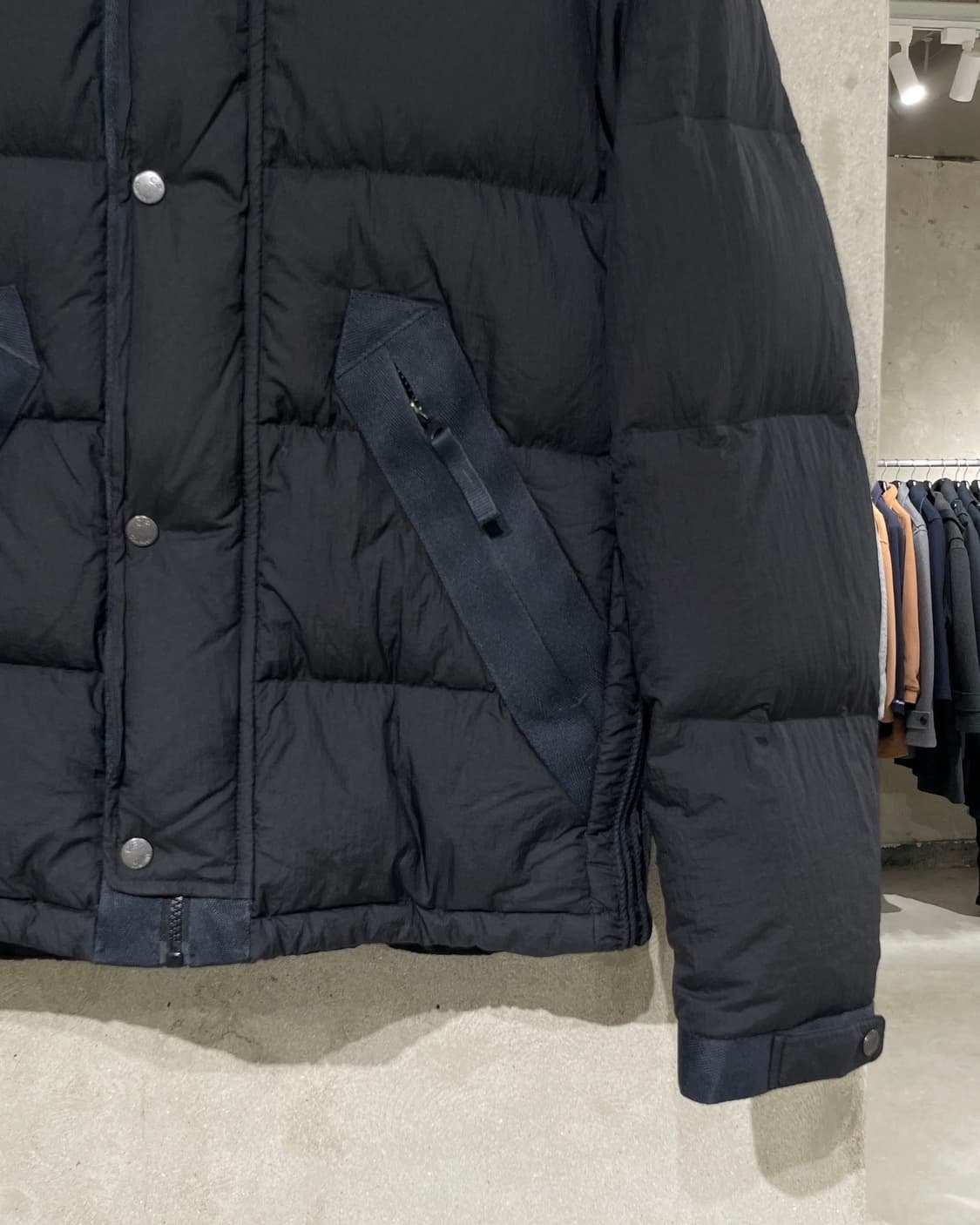 씨피컴퍼니 블랙 크랭클랩스 고글 덕 다운 후디 자켓 상품이미지6