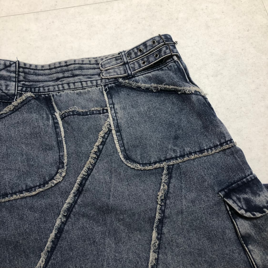 Suu (현 코이세이오) 플라워 포켓 미디 스커트 상품이미지6