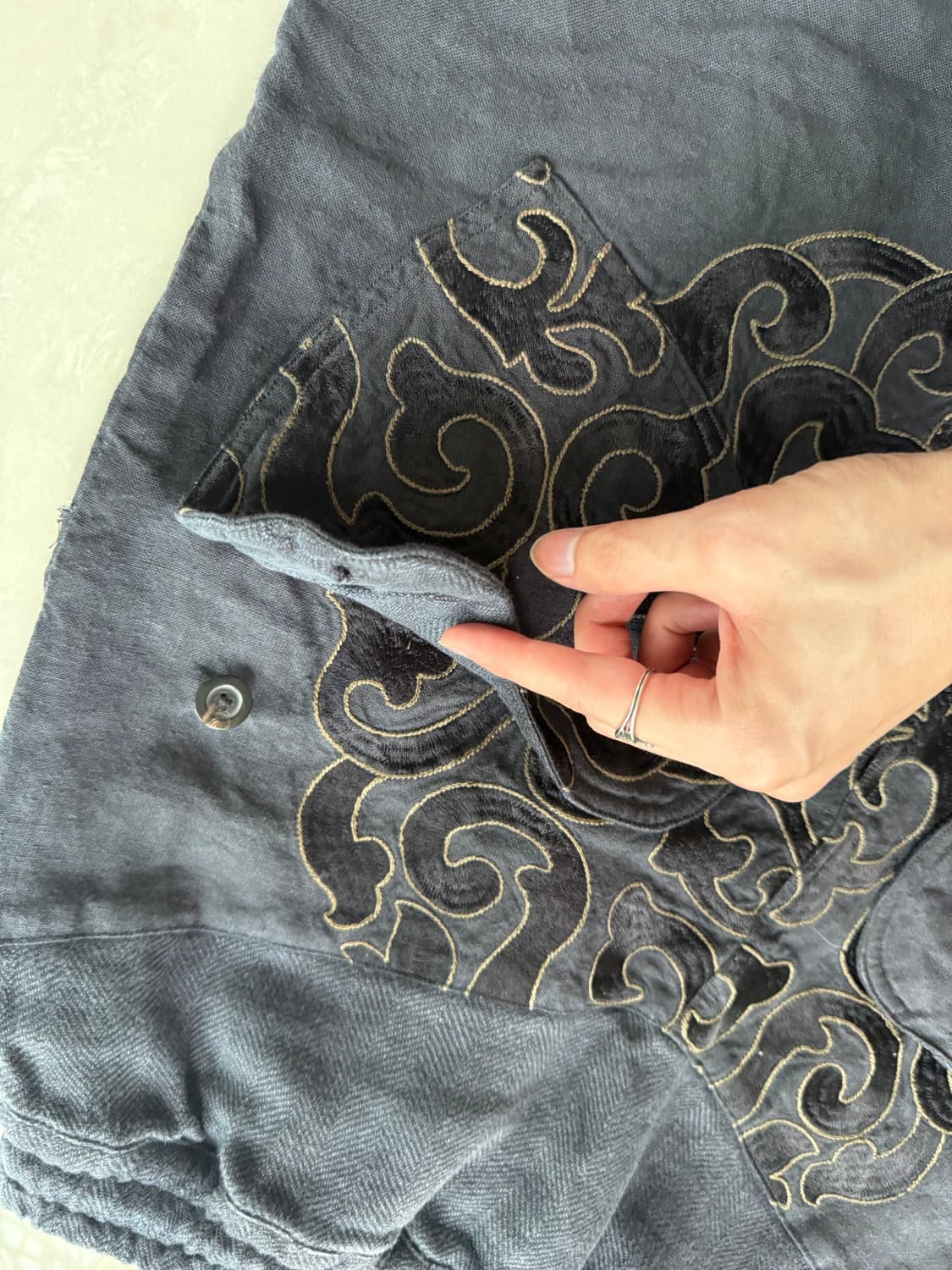 Zambarrett black embroidery linen short 상품이미지8