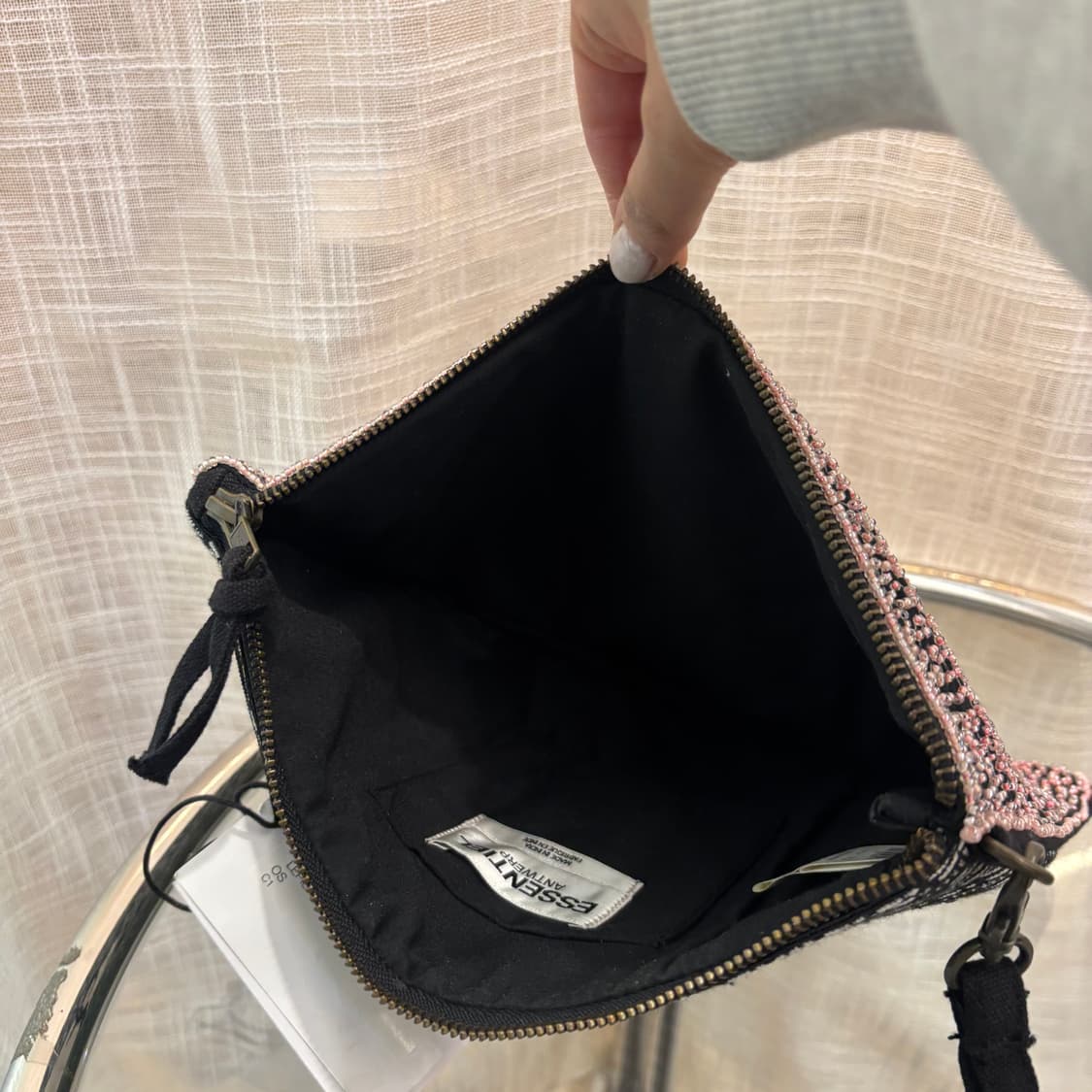 에센셜 엔트워프 클러치백     상품이미지7