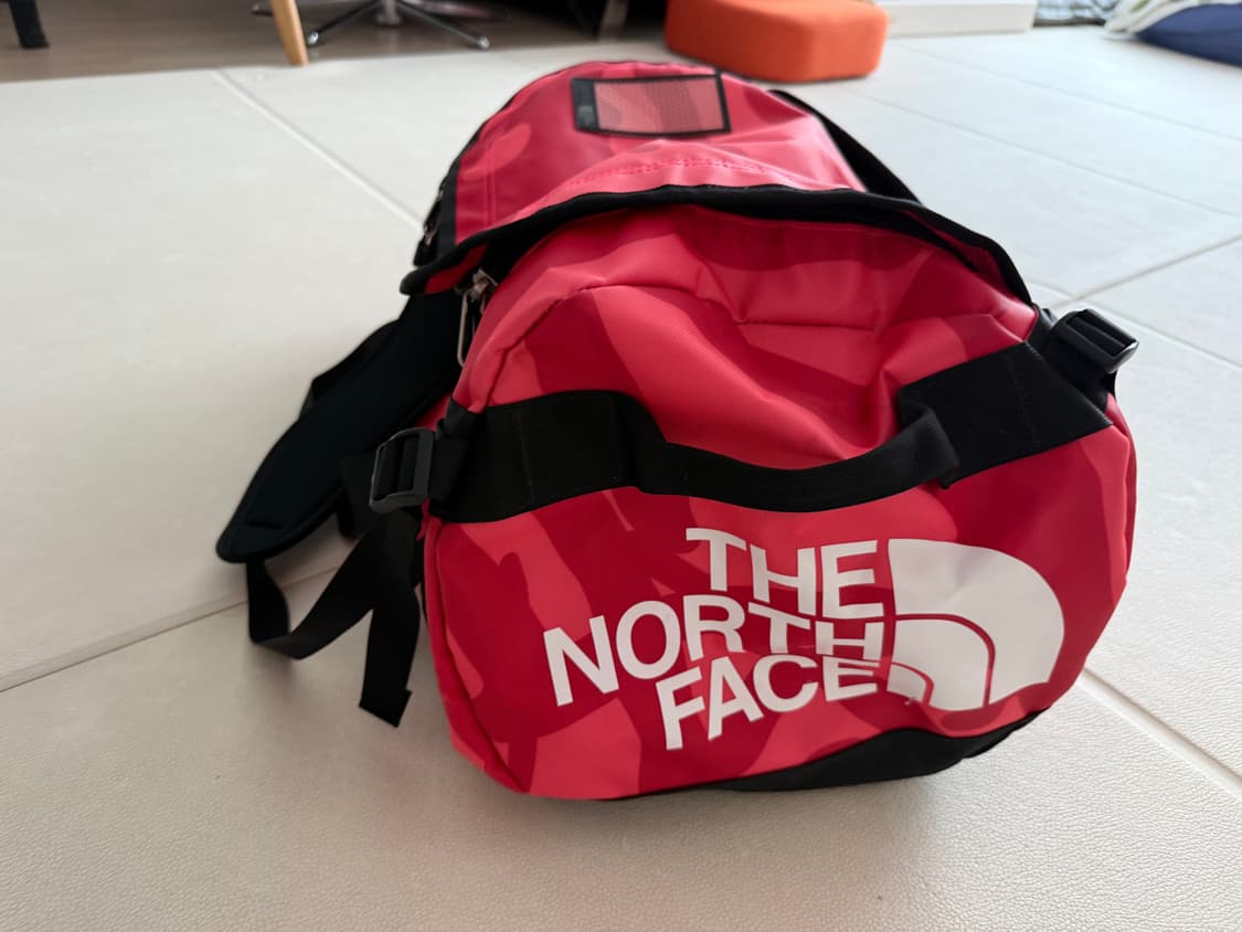 노스페이스 x 카우스 베이스캠프 더플백 미디움 브릴리언트 코랄 상품이미지2