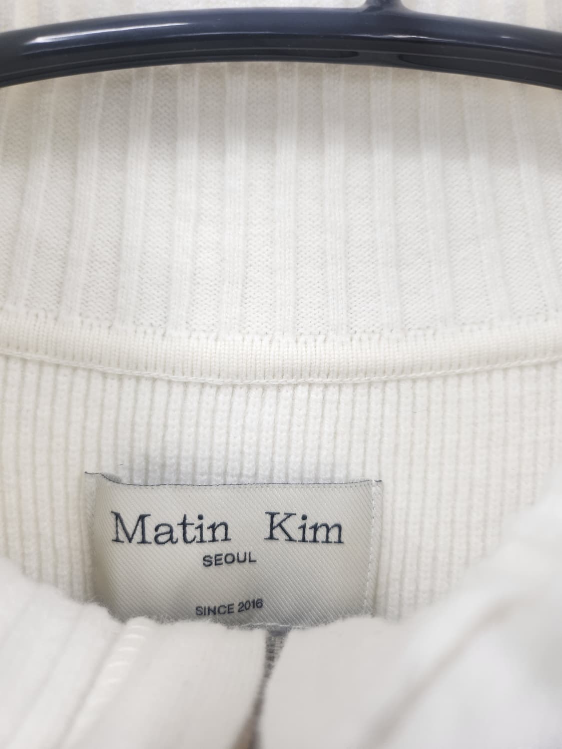 L Matin Kim 마뗑킴 스펠포인트 스트라이프 니트 가디건 상품이미지4